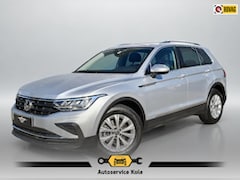Volkswagen Tiguan - 1.5 TSI 150pk DSG Life * 50.000KM * AUTOMAAT* Parkeersensoren * Adaptieve Cruise Control