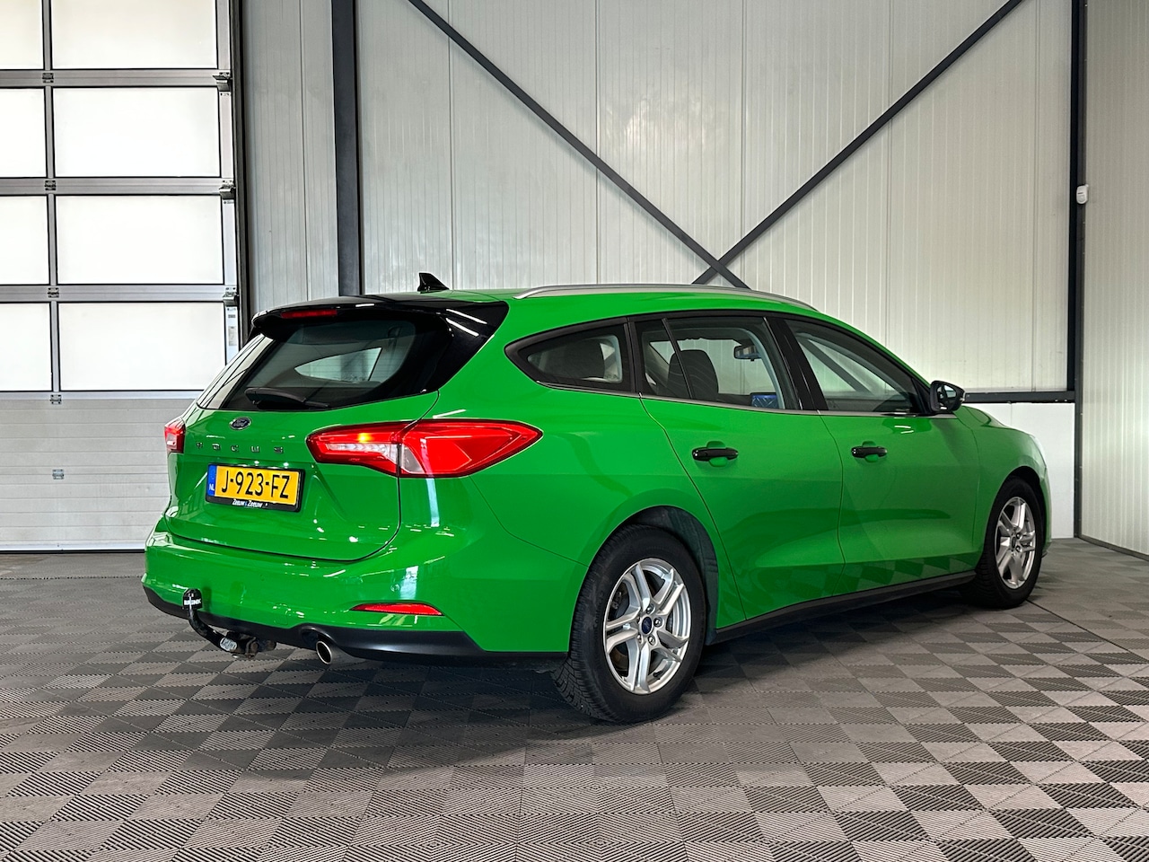 Ford Focus Wagon - 1.5 EcoBlue | Trend Business | Airco | Navi | Trekhaak - AutoWereld.nl
