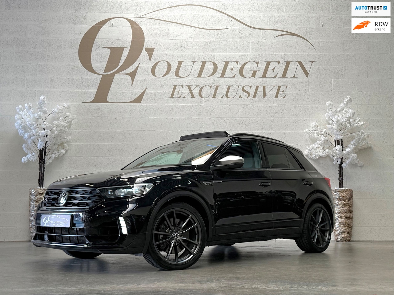 Volkswagen T-Roc - 2.0 TSI 4Motion R / Akrapovic / Pano / Dcc / Acc / Leder / Carplay / Dodehoek / Camera / K - AutoWereld.nl