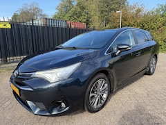 Toyota Avensis Touring Sports - 1.8 VVT-i Dynamic Leer/Navi/Panorama/CAM/Stoelverw