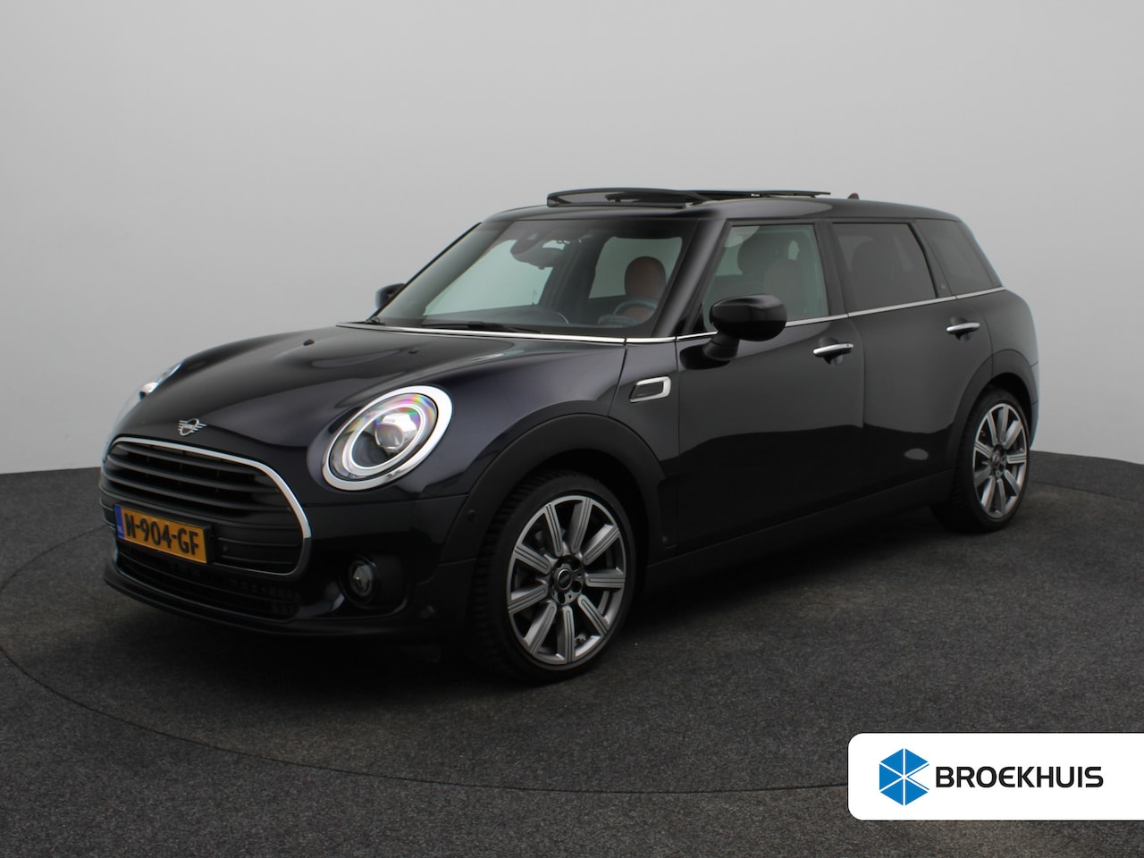MINI Clubman - Mini 1.5 Cooper Richmond Park Edition |  Achteruitrijcamera | Panoramisch schuifdak | Clim - AutoWereld.nl