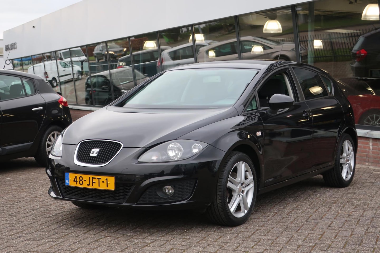 SEAT Leon - 1.6 Style 2e EIG_CLIMA_CRUIS_17-INCH. - AutoWereld.nl