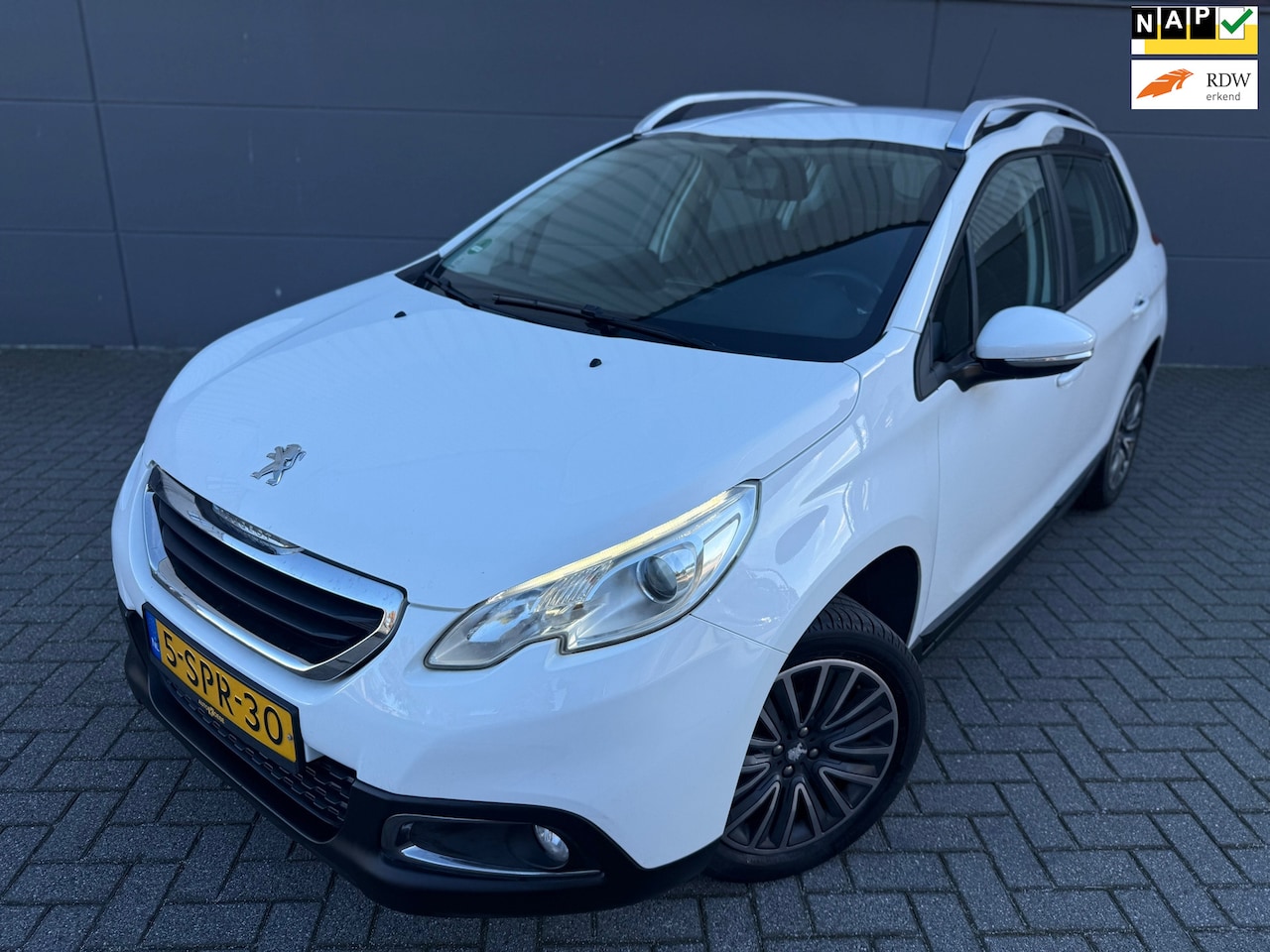 Peugeot 2008 - 1.2 VTi Active*APK*NAP*AIRCO*ELKT-RAAM*RIJD SCHAKEL GOOD - AutoWereld.nl