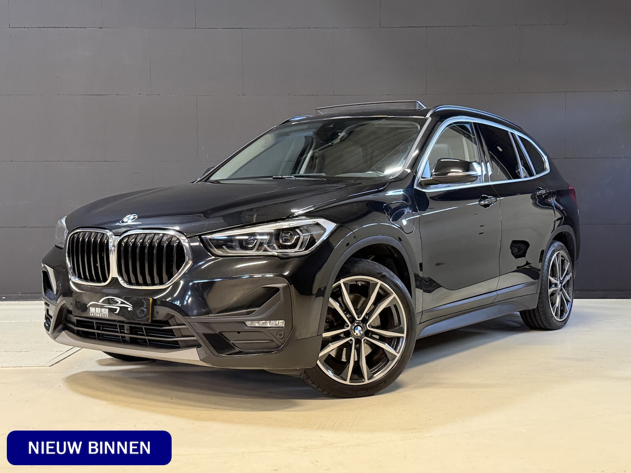 BMW X1 - xDrive25e Executive | Pano | Head-up | Leder | M-stuur + velgen | Camera | Full LED | Deal - AutoWereld.nl