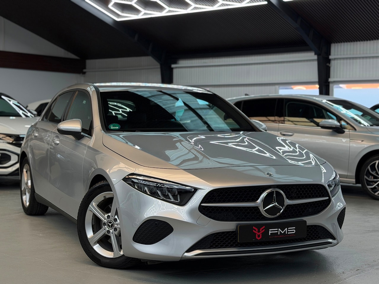 Mercedes-Benz A-klasse - 200 Luxury Line Facelift CarPlay Camera - AutoWereld.nl