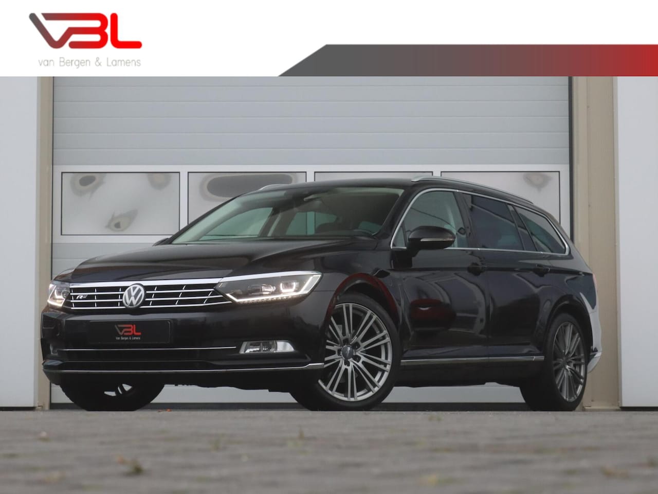 Volkswagen Passat Variant - 2.0 TSI 220PK R-line | Dynaudio | Ergo-comfort stoelen - AutoWereld.nl