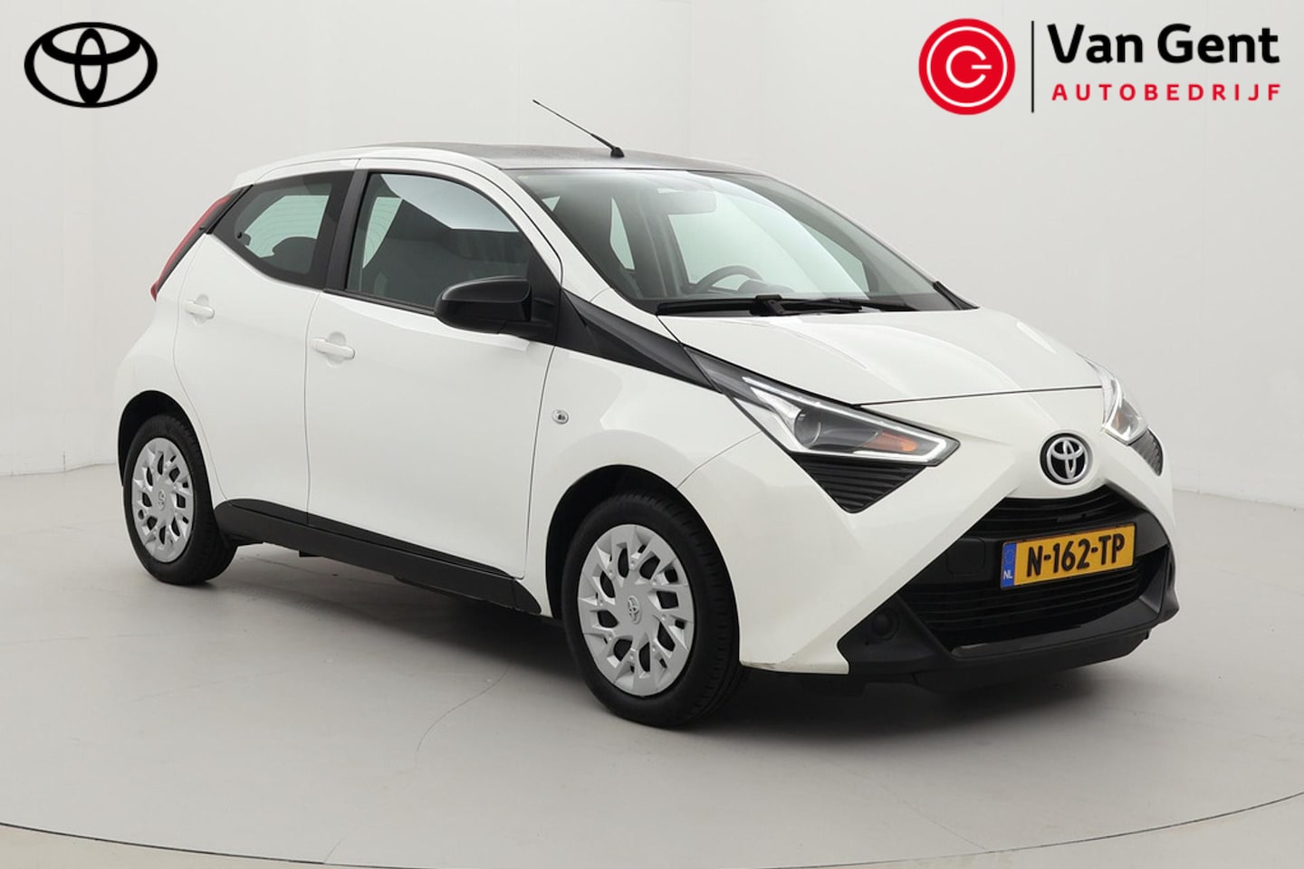 Toyota Aygo - 1.0 VVT-i x-play | Apple Carplay / Android Auto | Airco | Camera | DAB | Bluetooth - AutoWereld.nl