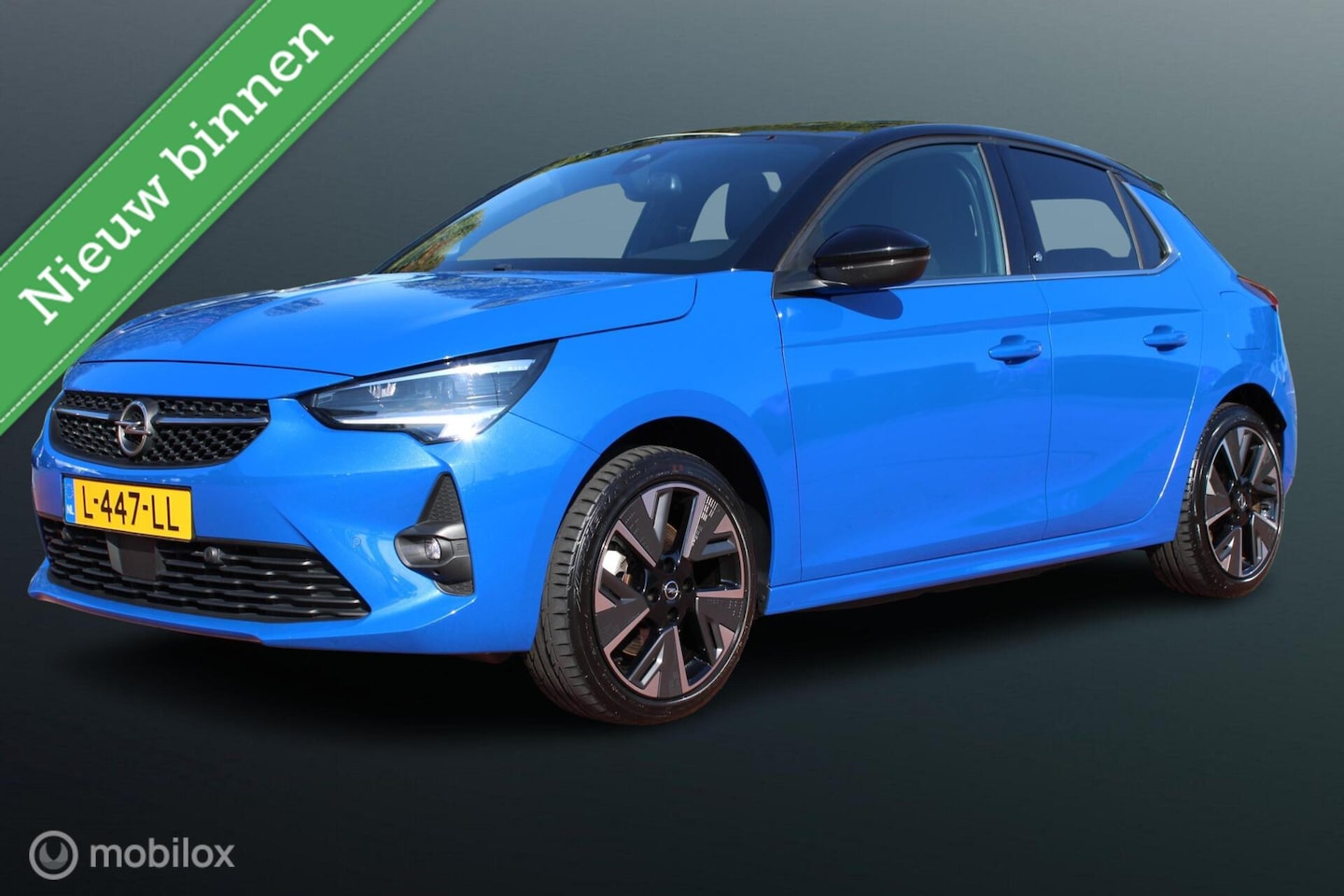 Opel Corsa-e - Ultimate 50 kWh, Panoramadak, Sportstoelen, Zwart dak, Zwarte hemel, Pdc voor + achter + c - AutoWereld.nl