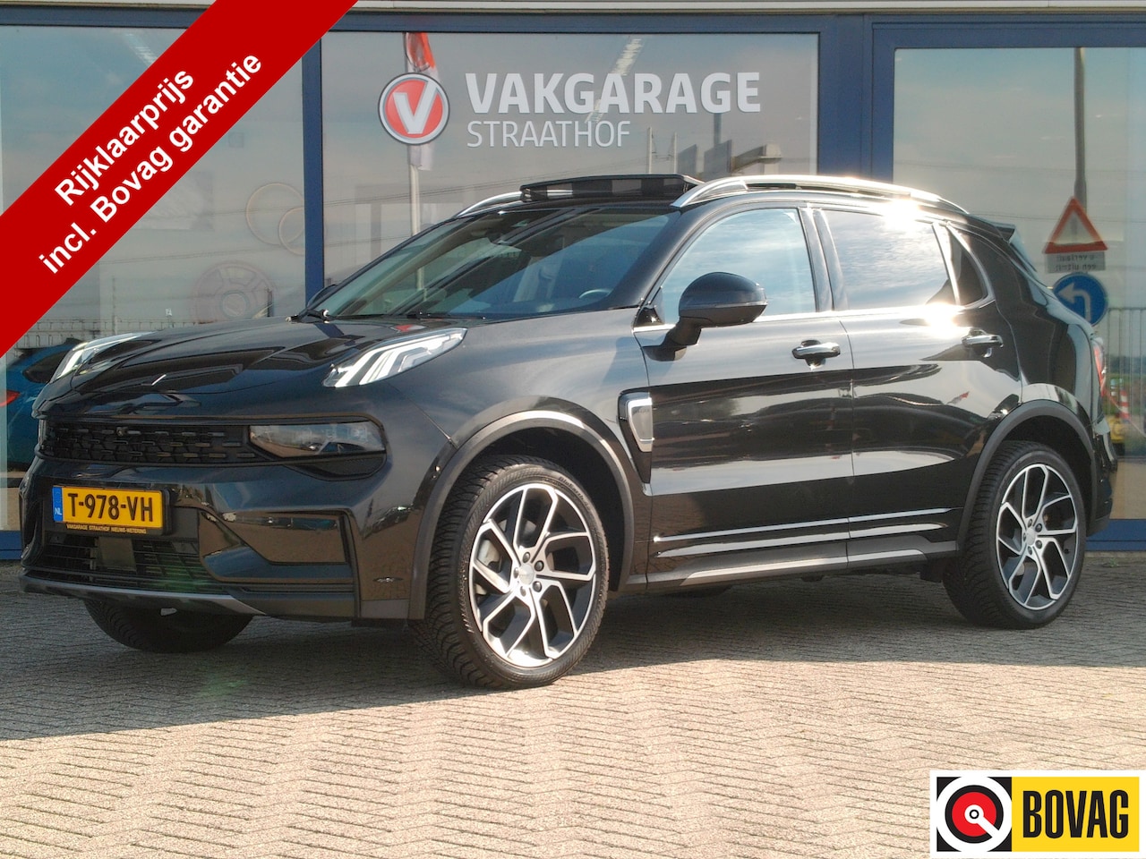 Lynk & Co 01 - 1.5 1.5, Black Style / Full LED / Elektr. Schuifdak / Camera 360 + Sensoren / Carplay + Androi - AutoWereld.nl