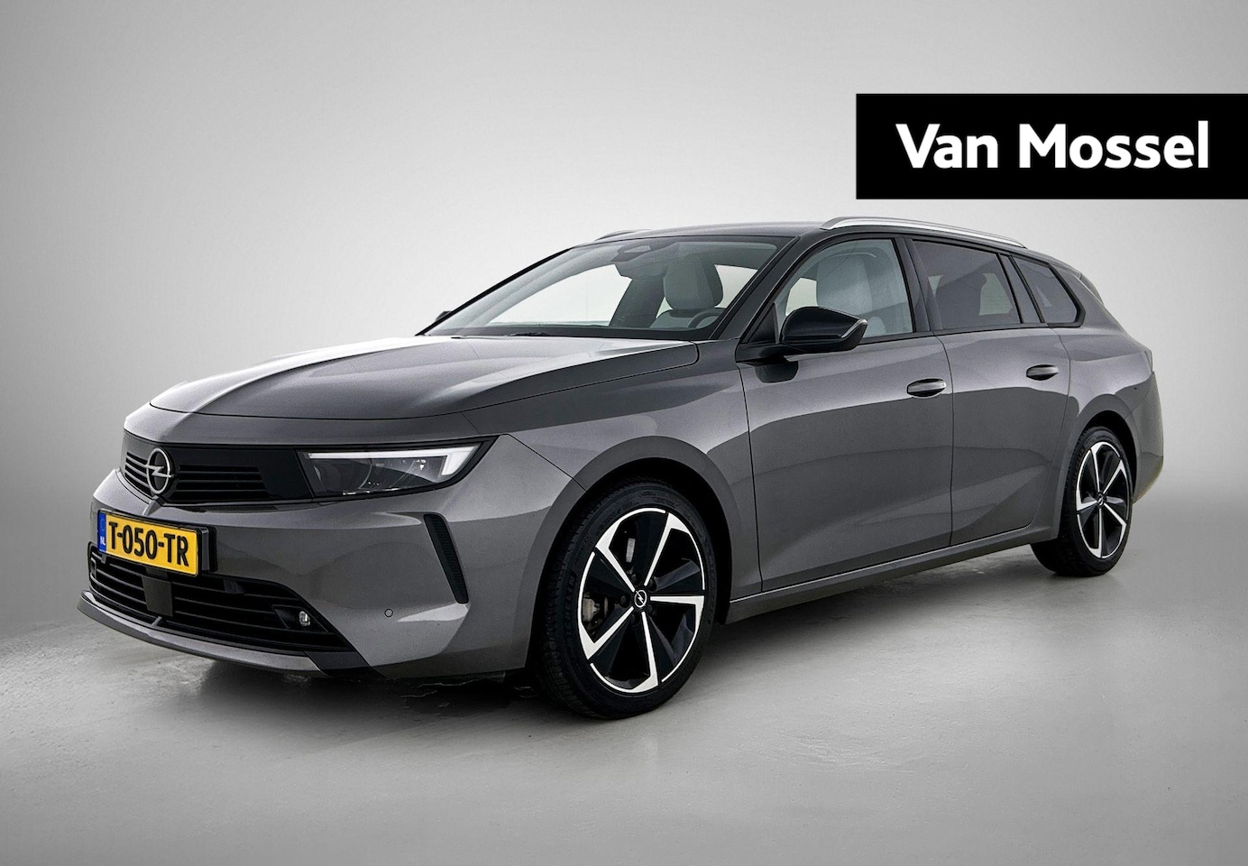 Opel Astra Sports Tourer - 1.2 Business Elegance | Trekhaak | Camera | Climate control | Stoel/Stuurverwarming - AutoWereld.nl