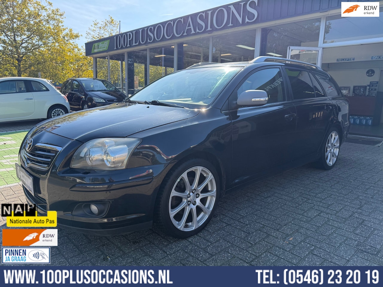 Toyota Avensis Wagon - 2.4 VVTi Luna Business Automaat Export - AutoWereld.nl