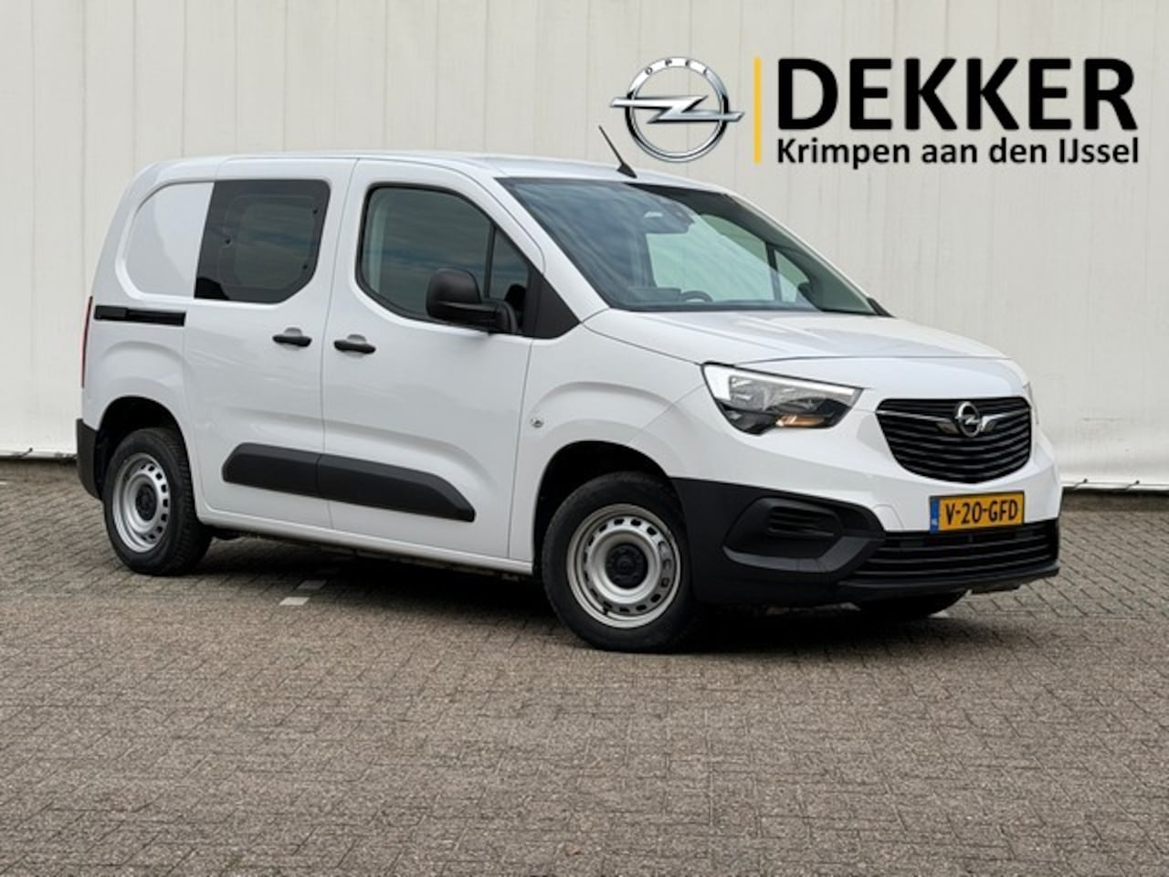 Opel Combo - 1.5 BlueHDi met Leer, 2 Voorstoelen, PDC, Trekhaak - AutoWereld.nl