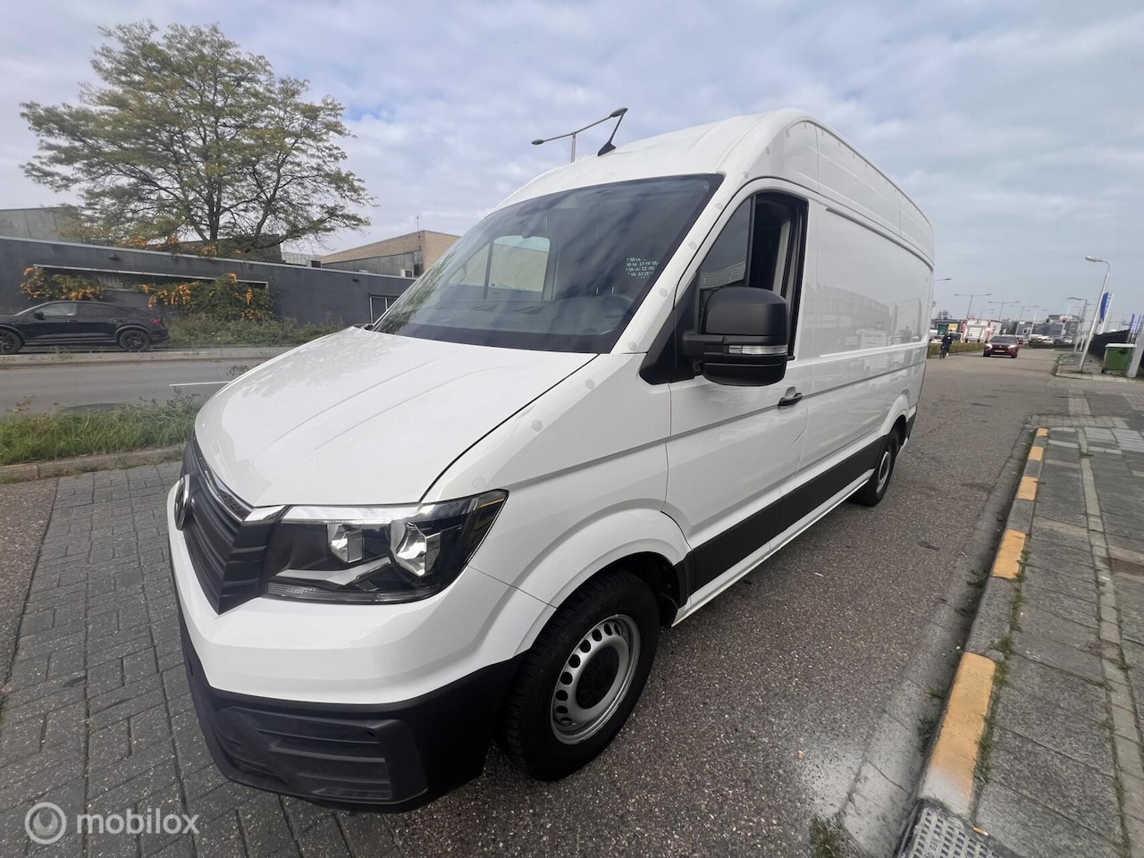 Volkswagen Crafter - Cafter Highline 2.0 TDi 140 PK H2 L2 1442 Laadvermogen - AutoWereld.nl