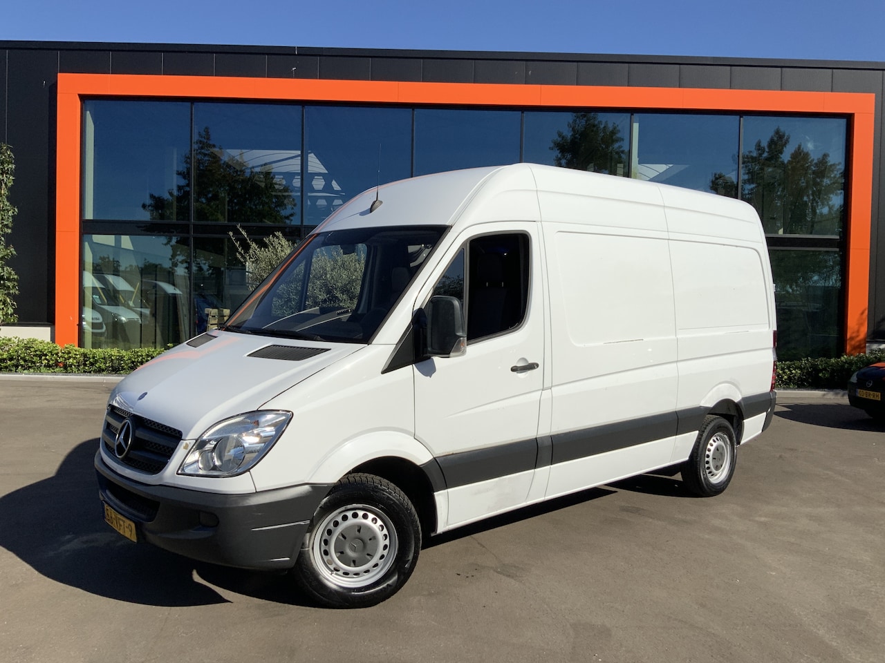 Mercedes-Benz Sprinter - 211 2.2 CDI 366 L2H2 Automaat 3 Zit Trekhaak & Opstap 2000 kg Euro 4 - AutoWereld.nl