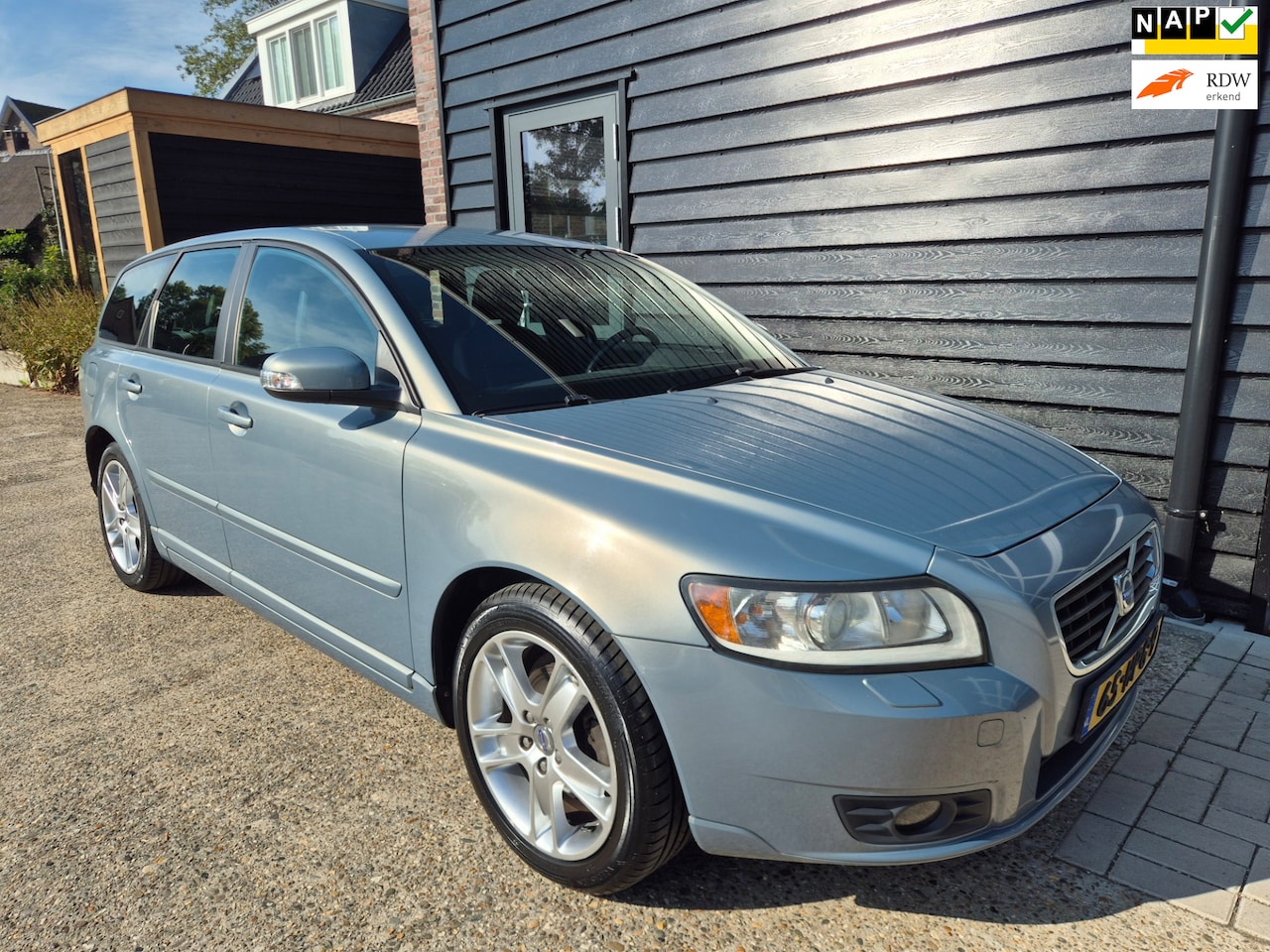 Volvo V50 - 2.0 Edition II 2.0 Edition II, Leder, 17 Inch, Trekhaak - AutoWereld.nl