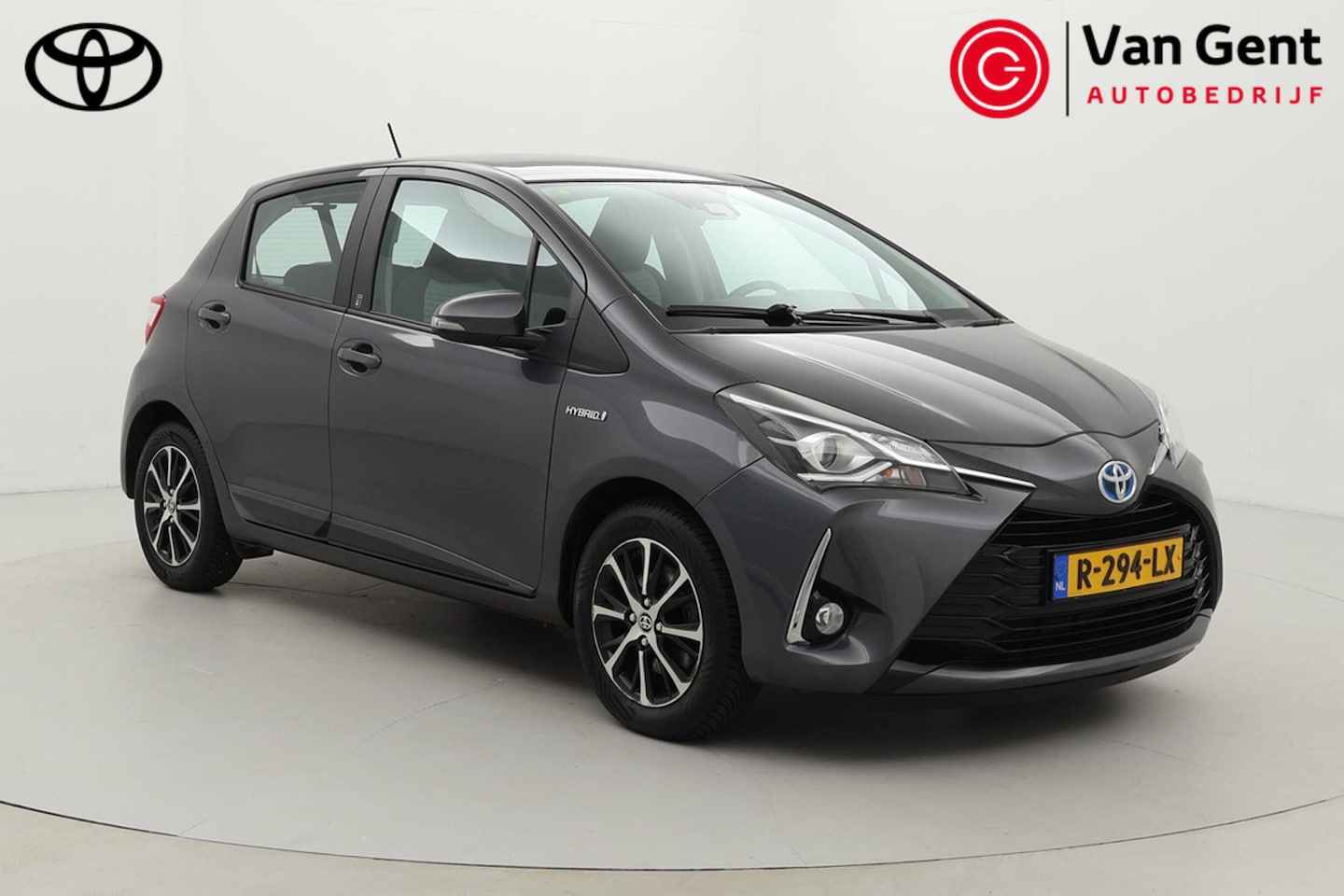 Toyota Yaris - 1.5 Hybrid Design | Stoelverwarming | Cruise Control | Clima | Camera | 15 inch | Rijstroo - AutoWereld.nl