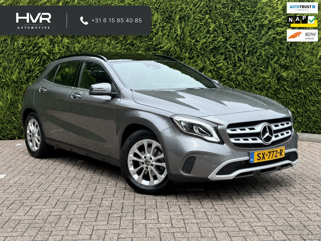 Mercedes-Benz GLA-Klasse - 180 | Business Solution + Ltd | Pano | Stoelverwarming | Camera | Keyless - AutoWereld.nl
