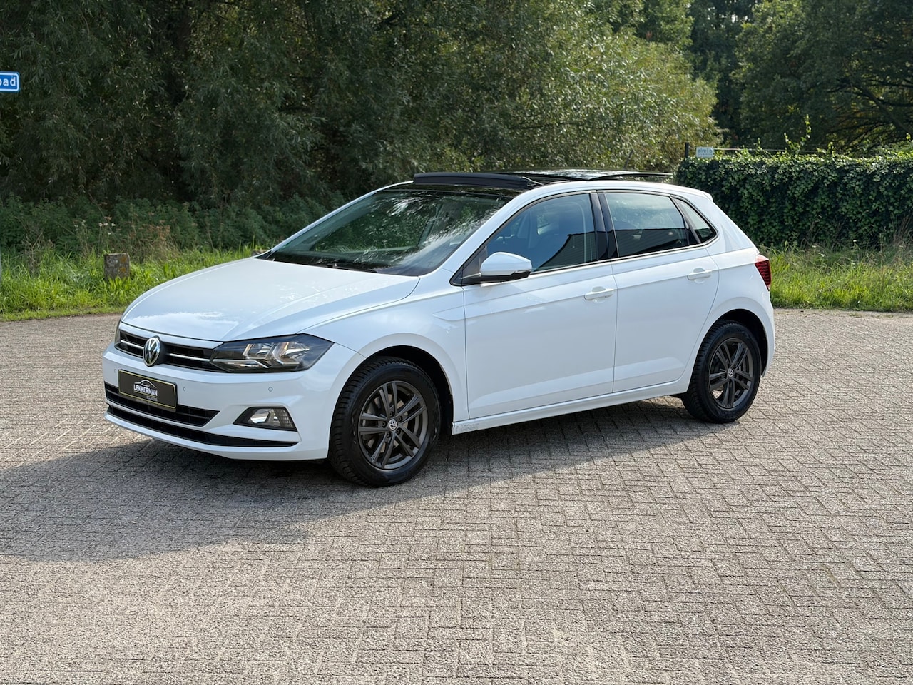 Volkswagen Polo - 1.0 TSI Highline PANO I 116PK I 1E EIG I CARPLAY I CAMERA I VOLL - AutoWereld.nl