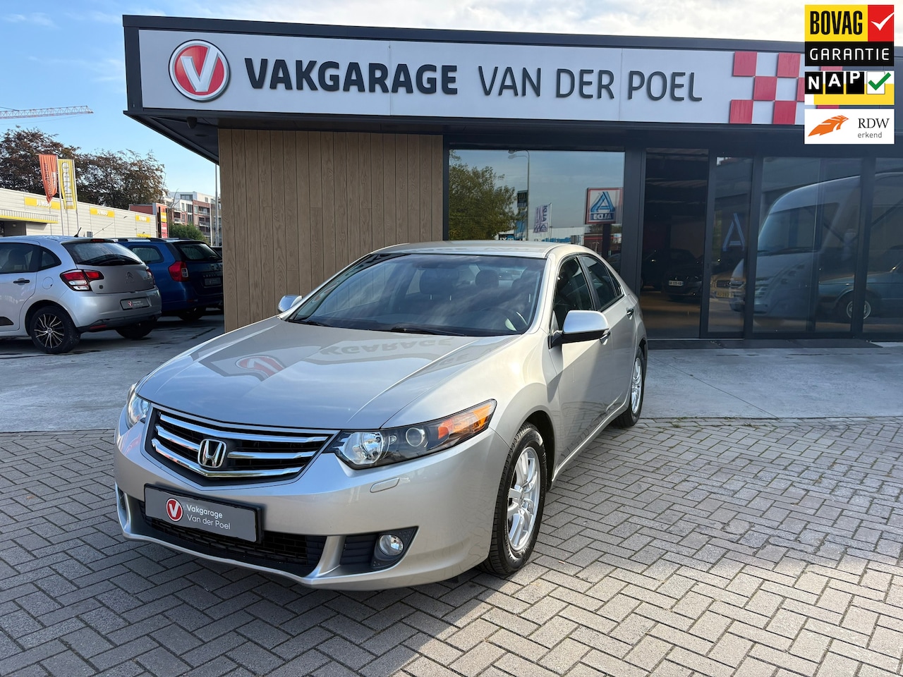 Honda Accord - 2.0i Elegance 2.0i Elegance - AutoWereld.nl
