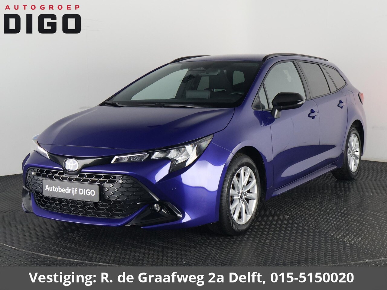 Toyota Corolla Touring Sports - 1.8 Hybrid Business Luxury | Stoelverwarming | Parkeersensoren | Draadloze telefoon lader - AutoWereld.nl