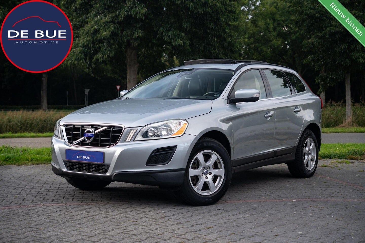 Volvo XC60 - 2.4D AWD Summum Automaat|Panoramdak|Trekhaak|5 Cylinder|2 eig.|Volledig onderhouden - AutoWereld.nl