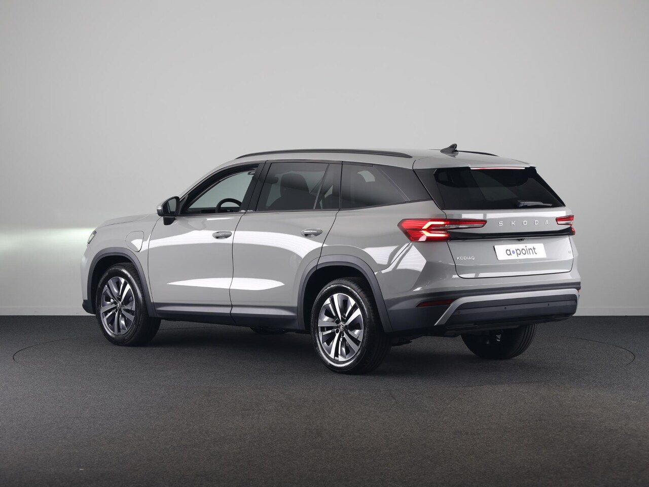 Skoda Kodiaq - 1.5 TSI PHEV 204pk Edition | Panoramadak | Trekhaak | Stoelverwarming | Achteruitrijcamera - AutoWereld.nl