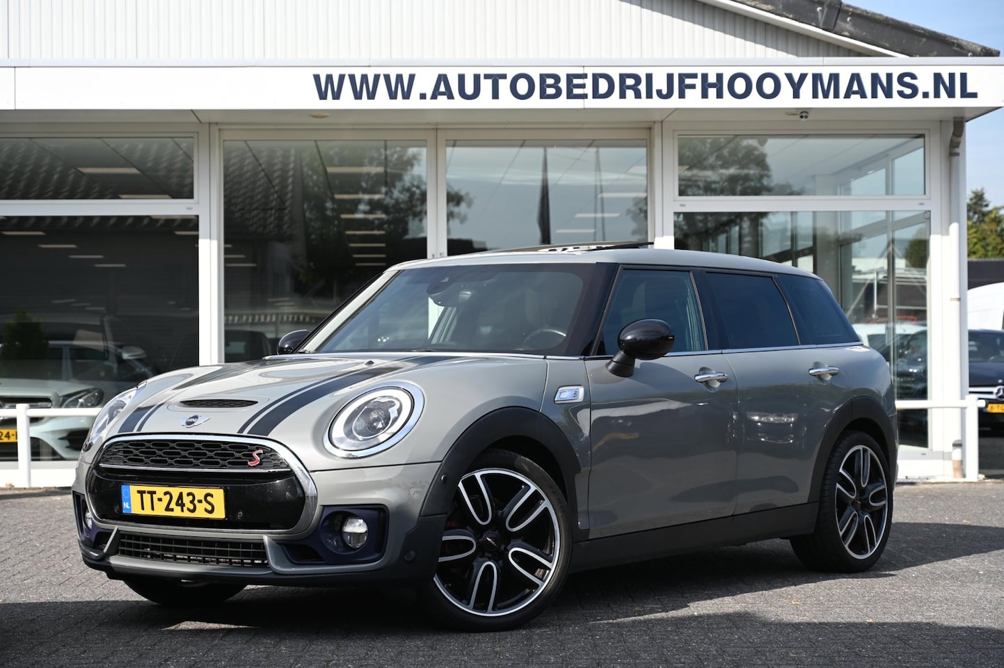 MINI Clubman - 2.0 Cooper S JCW Chili Panoramadak Sportstoelen Adaptive cruise - AutoWereld.nl