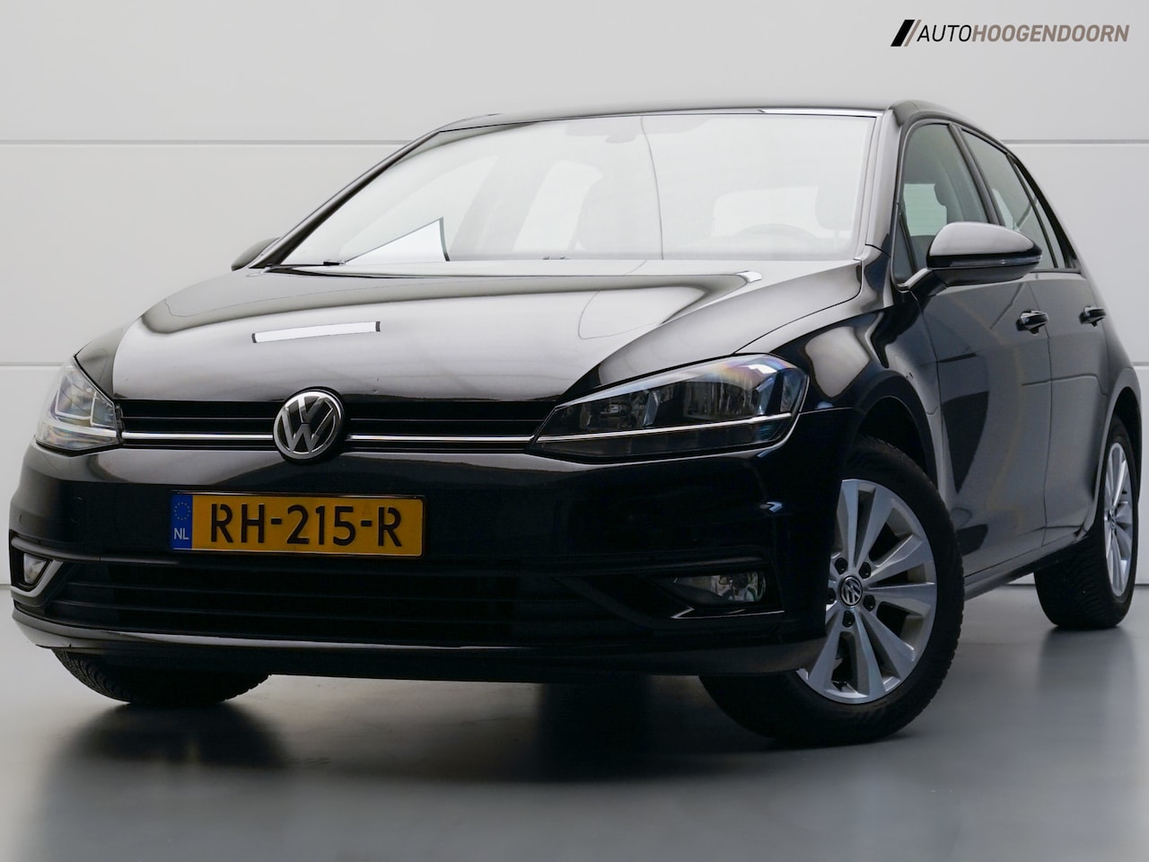 Volkswagen Golf - 1.0 TSI Trendline Luxe (APPLE CARPLAY,ADAPTIVE CRUISE,PARKEERSENSOREN,CLIMATE CONTROL,LM-V - AutoWereld.nl