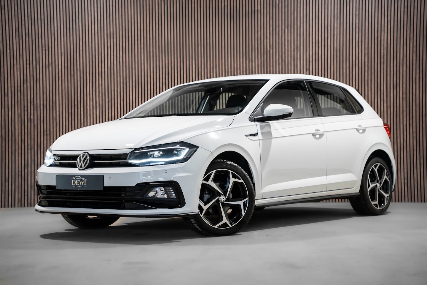 Volkswagen Polo - 1.0 TSI R-Line DSG LED CRUISE PDC 2020 - AutoWereld.nl