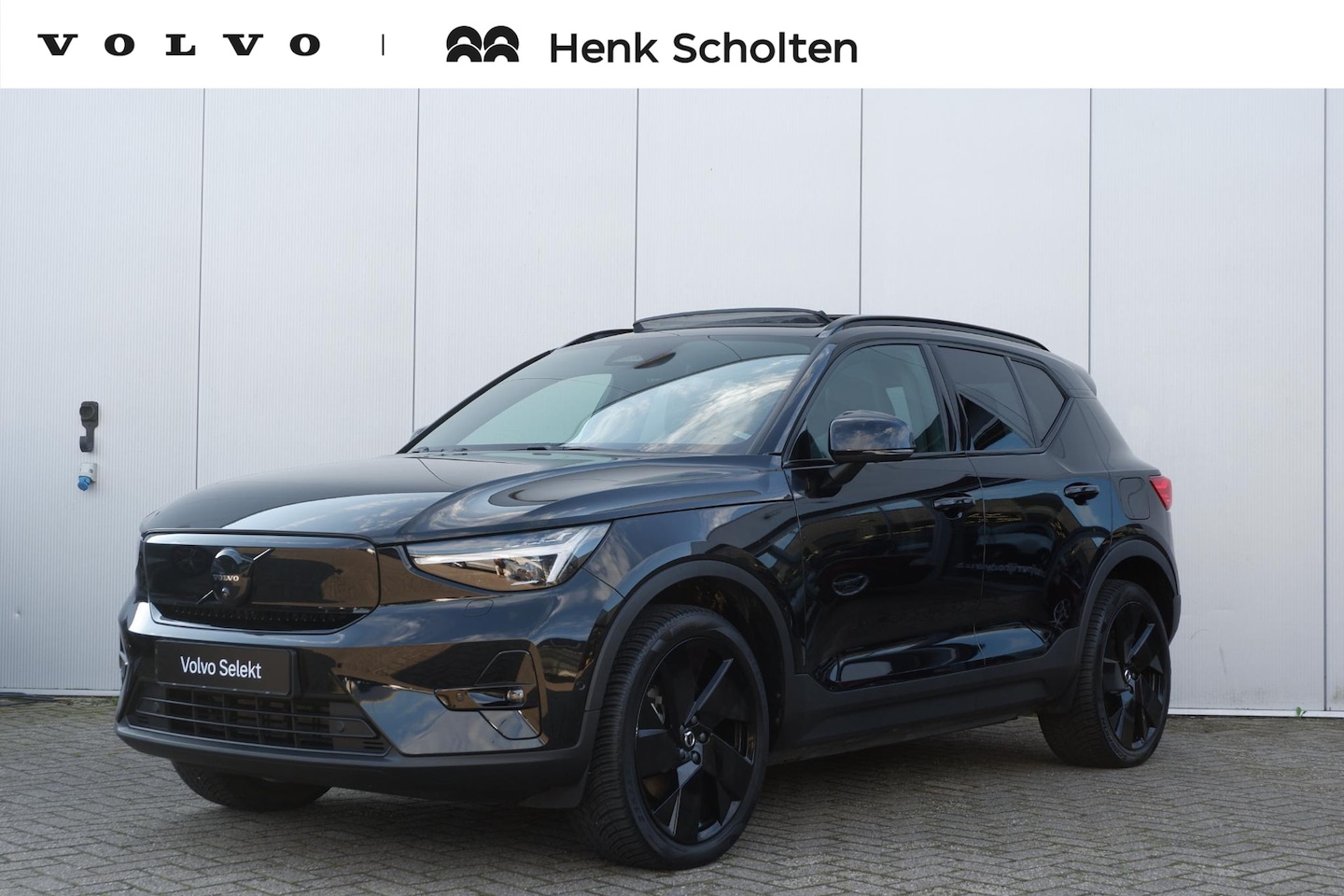 Volvo XC40 - Single Motor Extended Range Ultimate 82 kWh | Trekhaak | Panoramadak | Verwarmbare voorsto - AutoWereld.nl