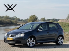 Volkswagen Golf - 1.6 FSI Trendline | APK 02-27