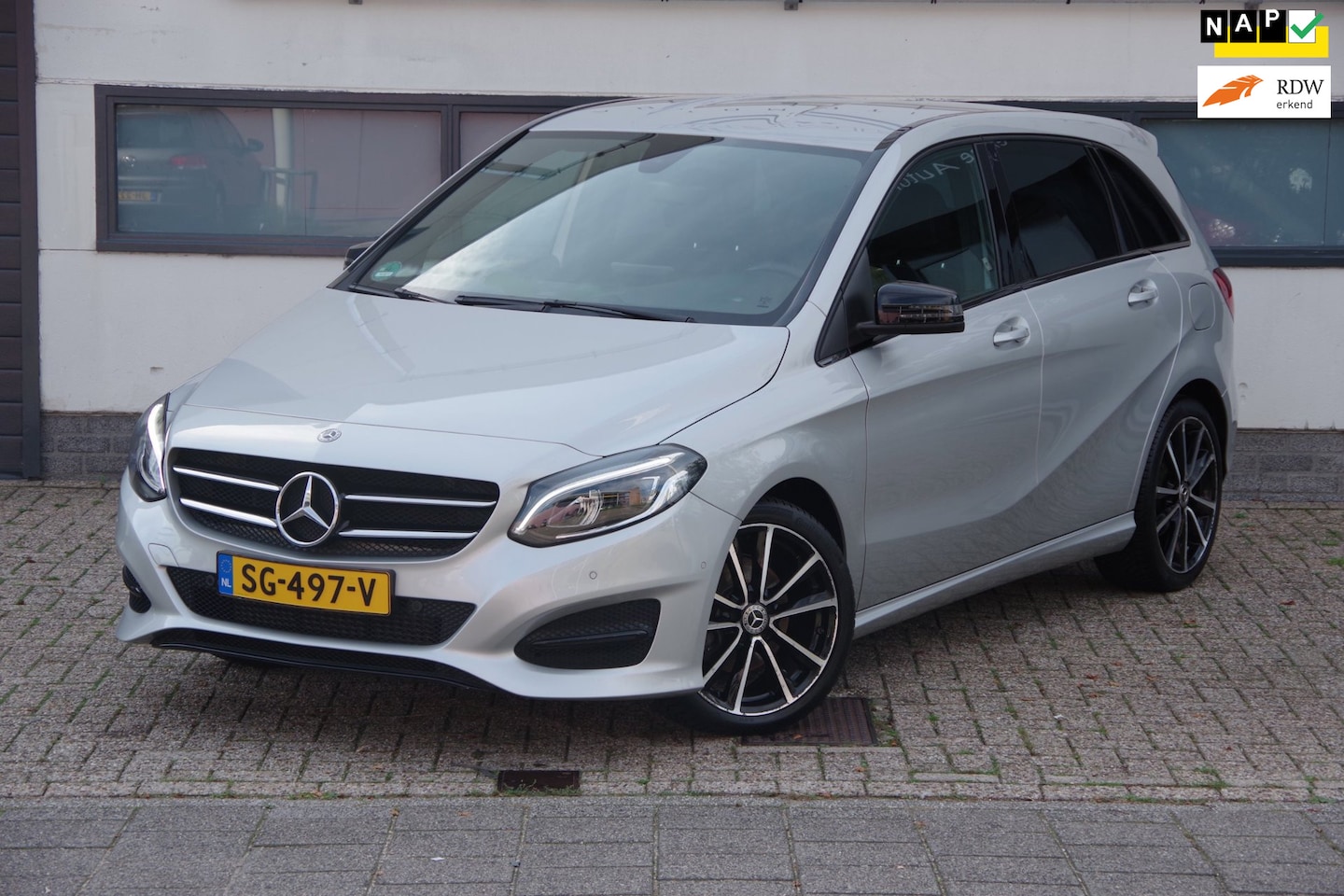 Mercedes-Benz B-klasse - 180 Ambition |1e eigenaar| Dealer onderhouden| NL Auto| - AutoWereld.nl