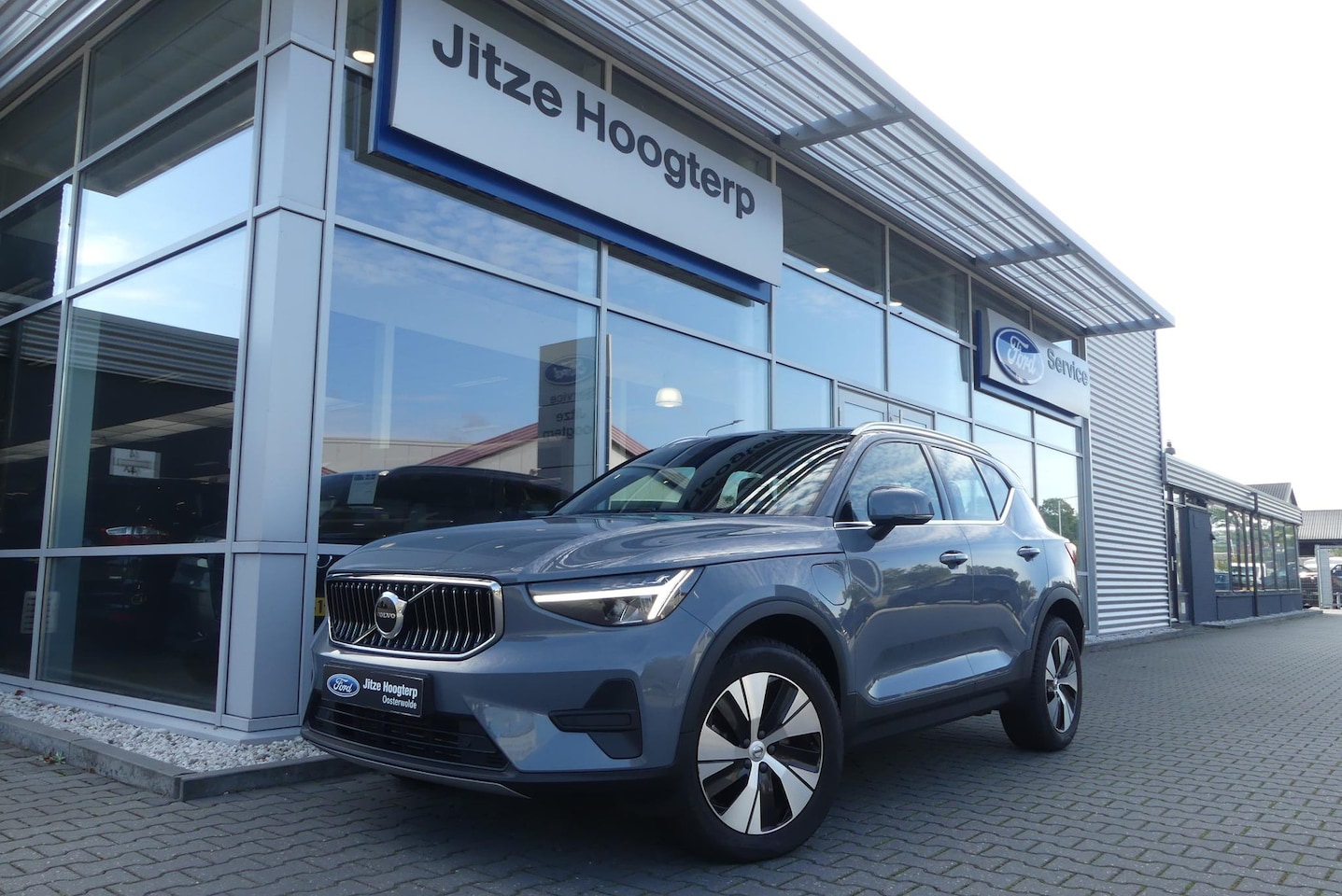 Volvo XC40 - 1.5 T4 Plug-in hybrid Core Bright ELEKT. TREKHAAK, WINTER PACK, CRUISE, CLIMA, NAVI, CAMER - AutoWereld.nl