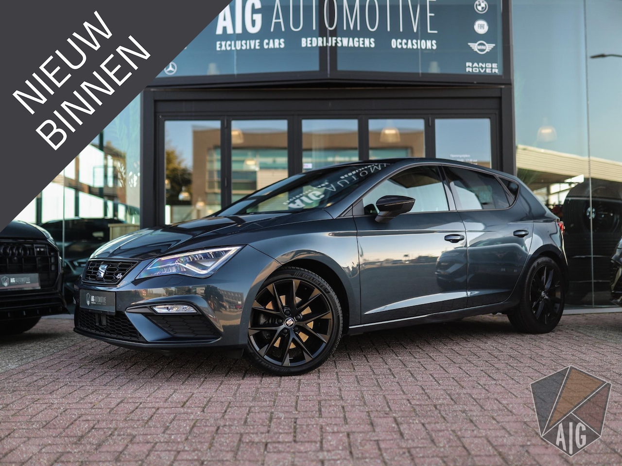 SEAT Leon - 1.5 TSI FR Ultimate Edition Black | Pano | DCC | Camera | Stoelverw. - AutoWereld.nl