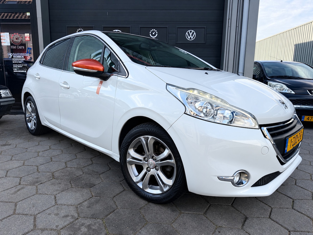 Peugeot 208 - 1.2 PureTech Roland Garros - Automaat - Pano - Leer - Navi - N.a.p - - AutoWereld.nl