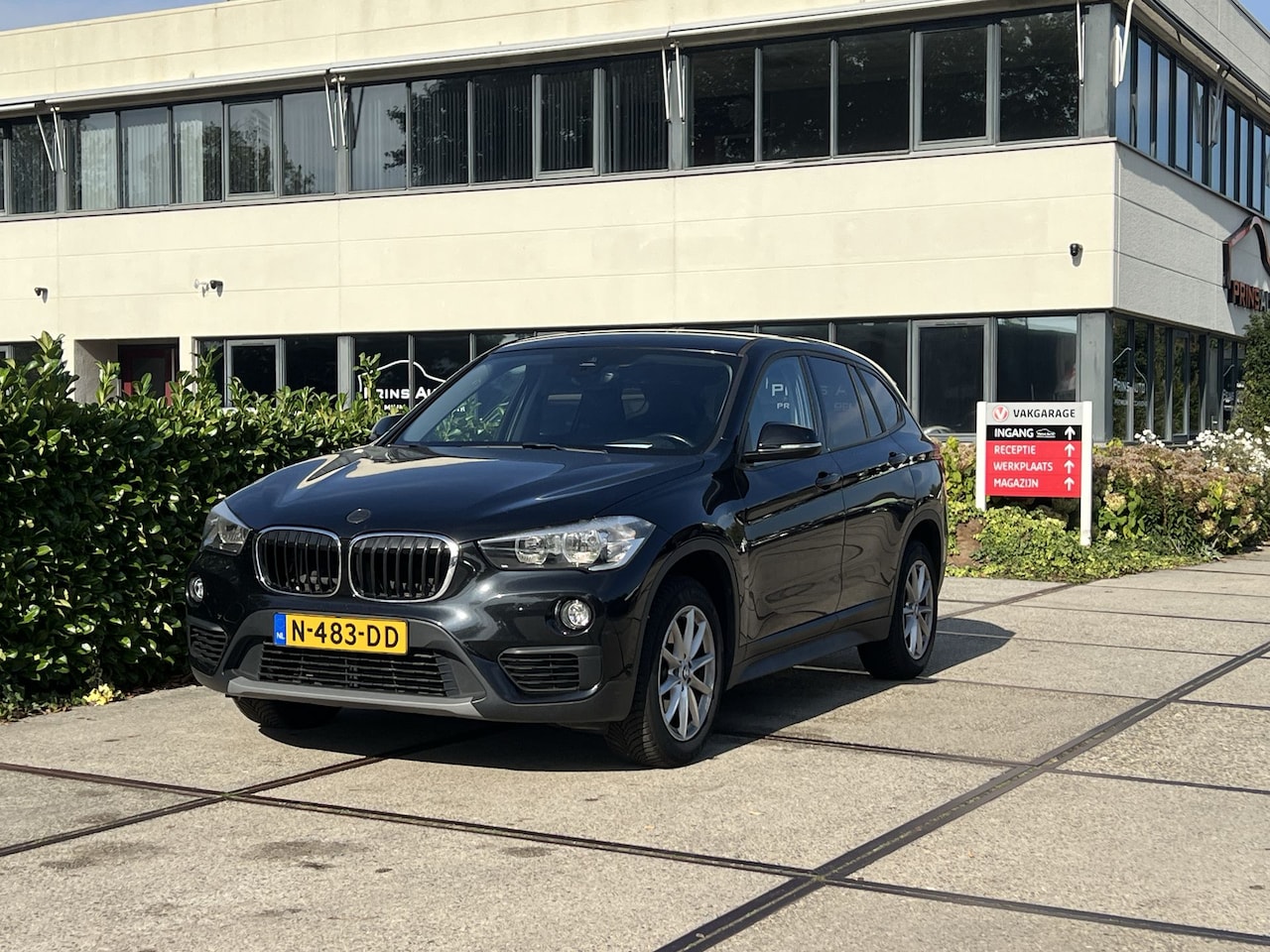 BMW X1 - sDrive20i High Executive | CRUISE | STOELVERW. | NAVI | 19526 - AutoWereld.nl