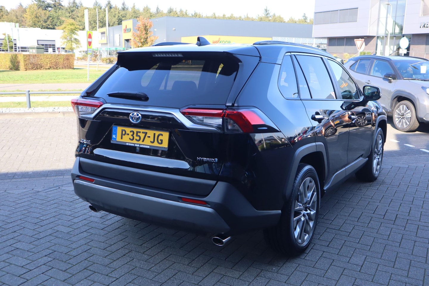 Toyota RAV4 - 2.5 HYBRID EXECUTIVE 1e EIGENAAR NL-AUTO MEMORY-SEAT LEDER STOELVERW. 19"LMV - AutoWereld.nl
