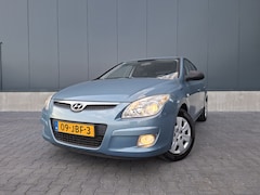 Hyundai i30 - 1.6i Dynamic | Trekhaak | NAP | Keurige auto | ISO fix | Airco | All seasonbanden