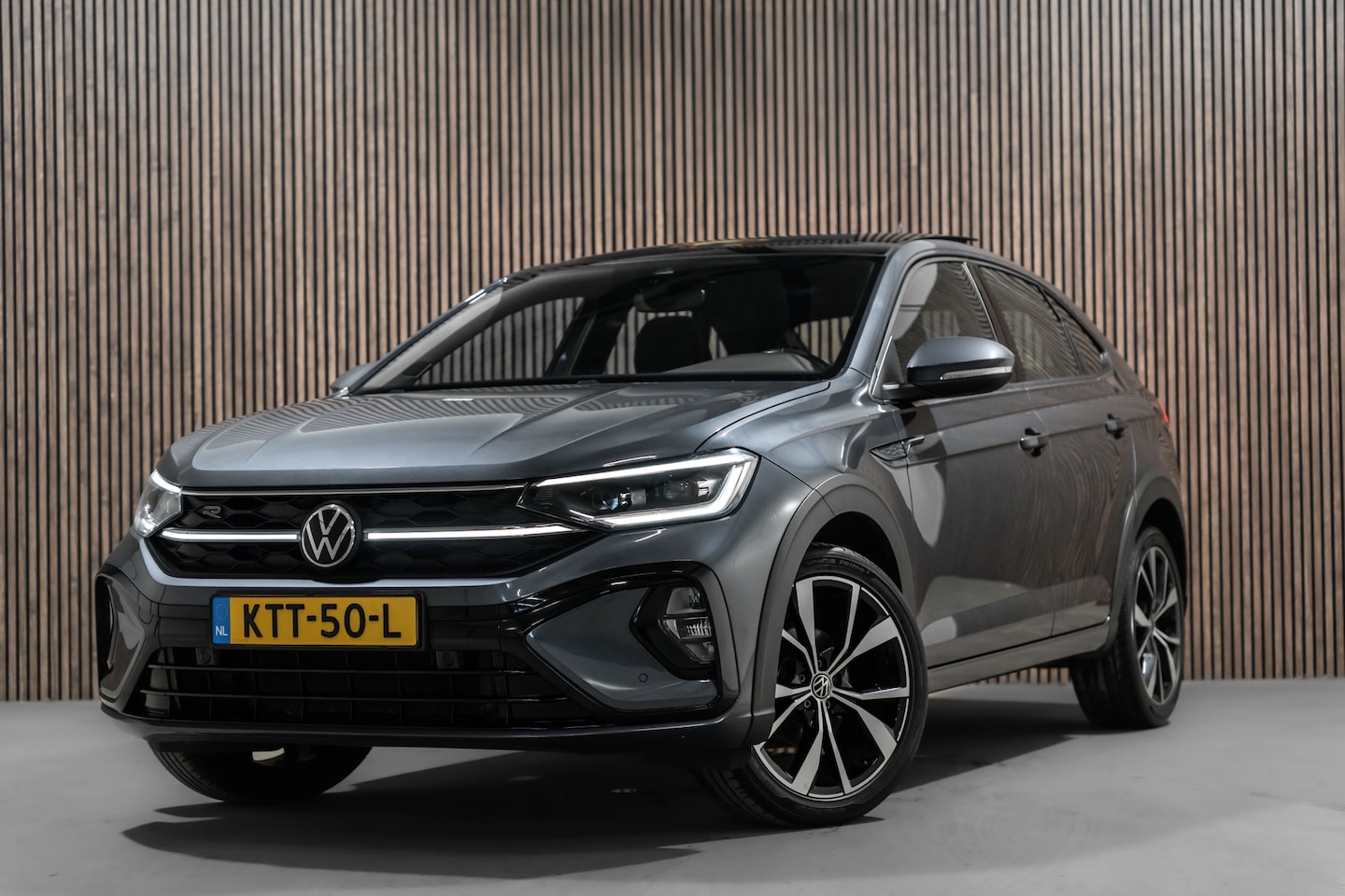 Volkswagen Taigo - 1.5 TSI R-Line IQ Camera Pano Stoelverwarming - AutoWereld.nl