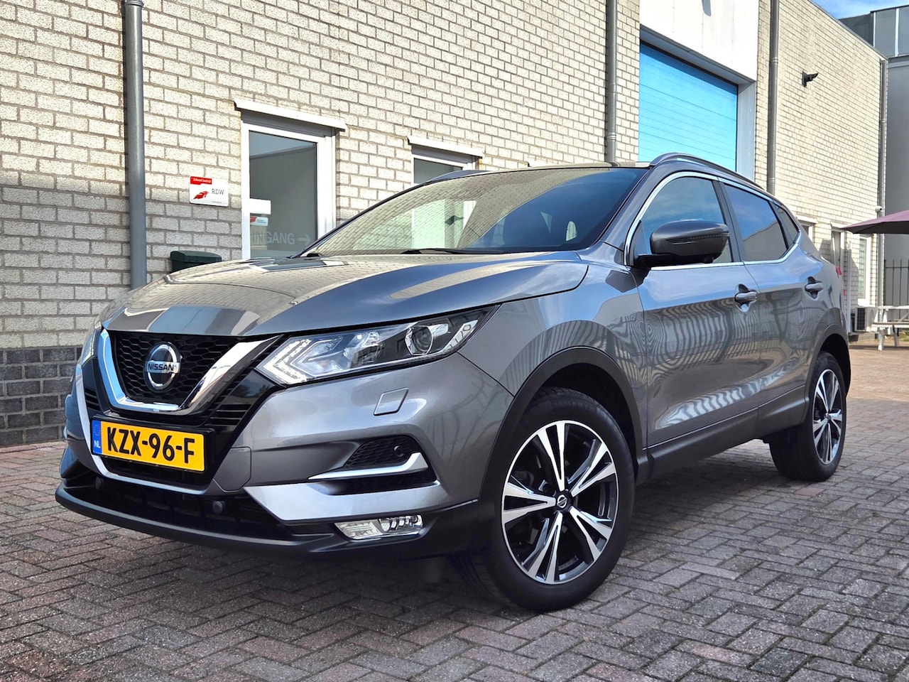 Nissan Qashqai - 1.2 N-Connecta Panorama-360Camera-Trekhaak - AutoWereld.nl
