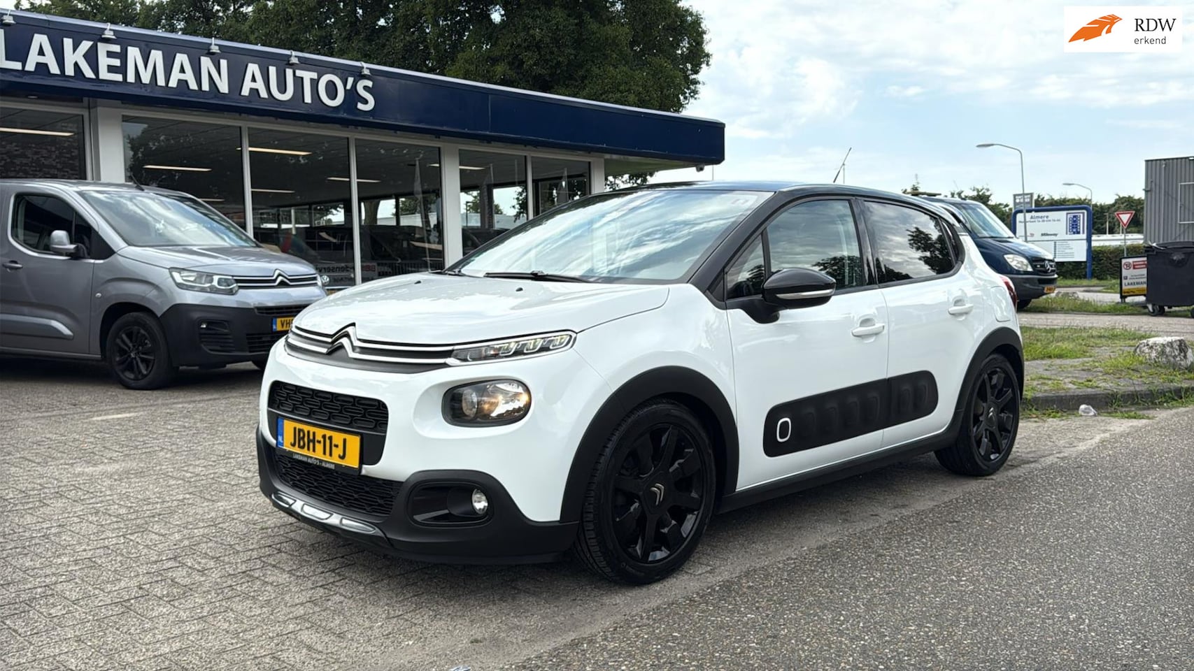 Citroën C3 - 1.2 PureTech S&S Shine Sport Huurkoop Inruil APK Garantie - AutoWereld.nl