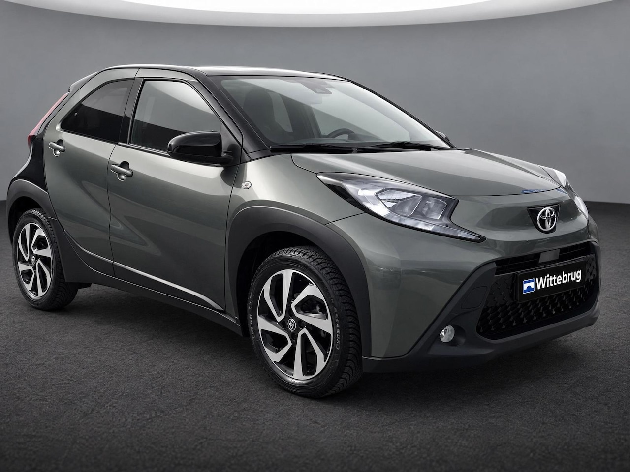 Toyota Aygo X - 1.0 VVT-i MT Pulse | Camera | Stoelverwarming | All Season Banden | Carplay | - AutoWereld.nl