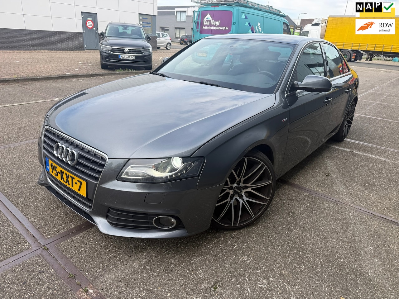 Audi A4 Limousine - 1.8 TFSI S edition / APK / NAP / AIRCO / HALF LEER / TREKHAAK / 2 SLEUTELS / LETOP RECHTSV - AutoWereld.nl