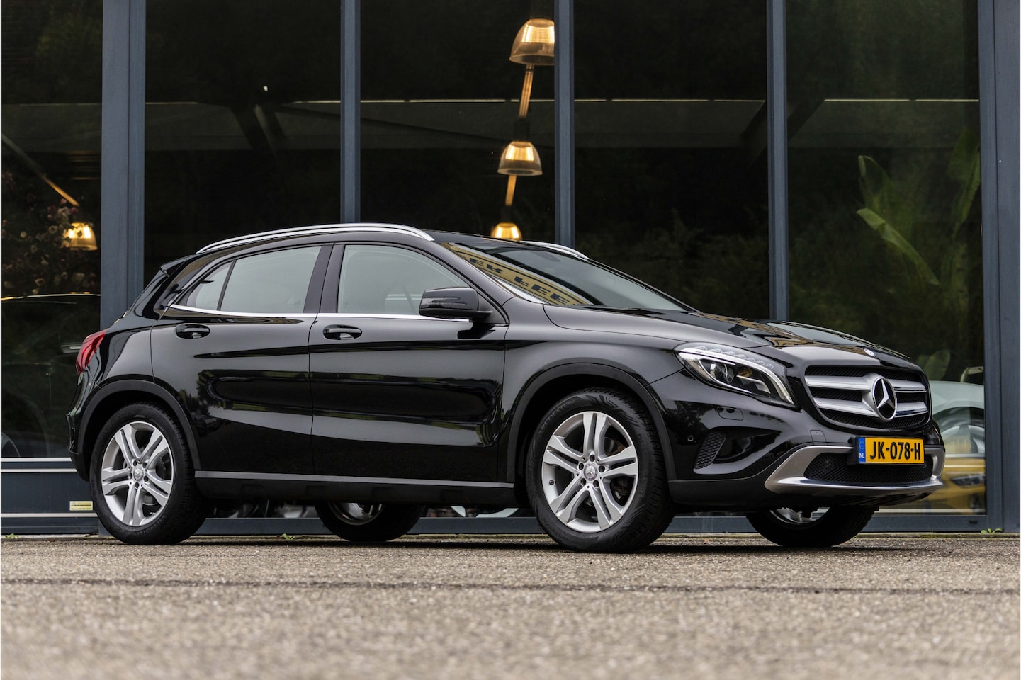 Mercedes-Benz GLA-Klasse - 200 Prestige Elektrisch glazen panorama-dak | Trekhaak afneembaar | - AutoWereld.nl