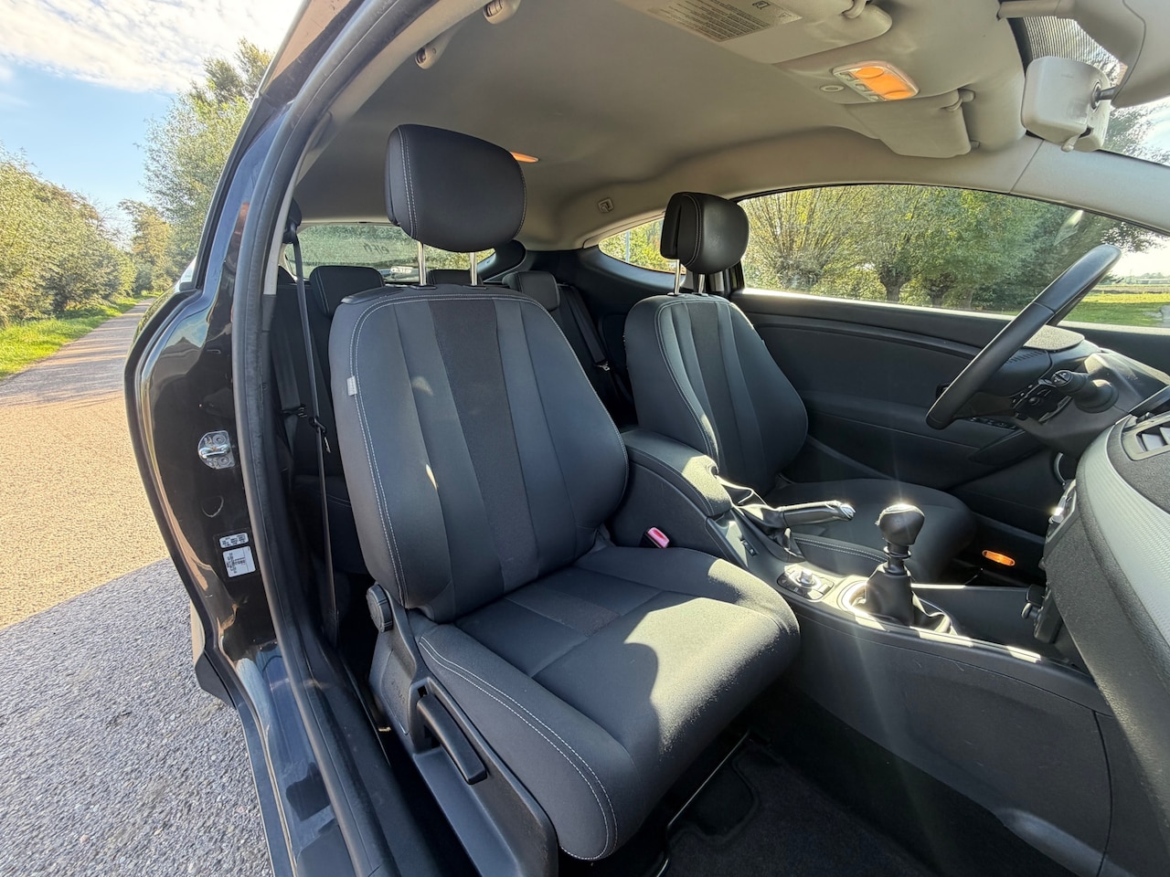 Renault Mégane Coupé - 1.4 TCe Dynamique / Airco / Cruise Control / LM Velgen / Navigatie / NAP - AutoWereld.nl