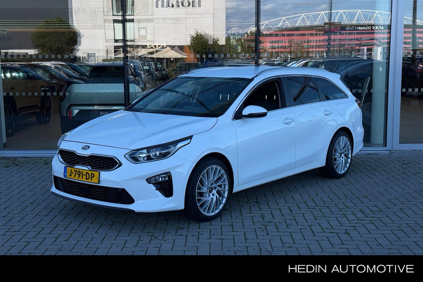 Kia Cee'd Sportswagon - Ceed 1.0 T-GDi DynamicPlusLine | 18 incl lichtmetaal met All-season | Privacy Glass | Stoe - AutoWereld.nl