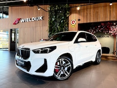 BMW X1 - xDrive25e M Sport Pro 360 Camera / HUD / Keyless / M ALcantara Stoel met blauw Stiksel / M