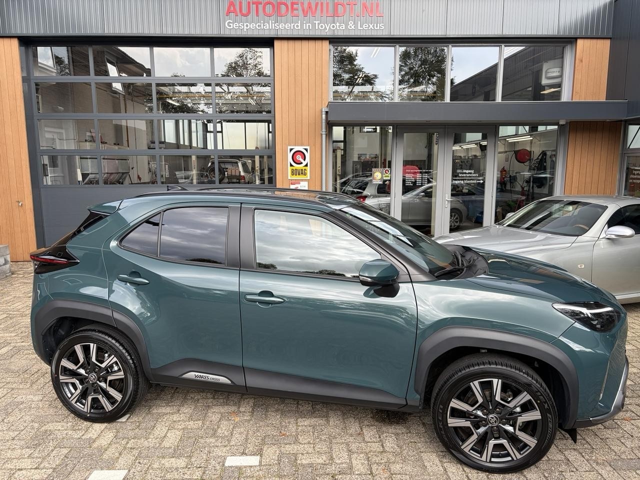 Toyota Yaris Cross - 1.5 Hybrid 130 Executive + FABRIEKSGARANTIE - AutoWereld.nl