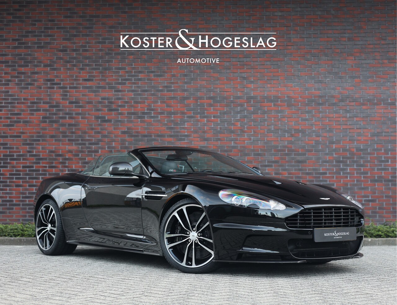 Aston Martin DBS Volante - Ultimate 6.0 V12 | 1/41 - Carbon Black - AutoWereld.nl
