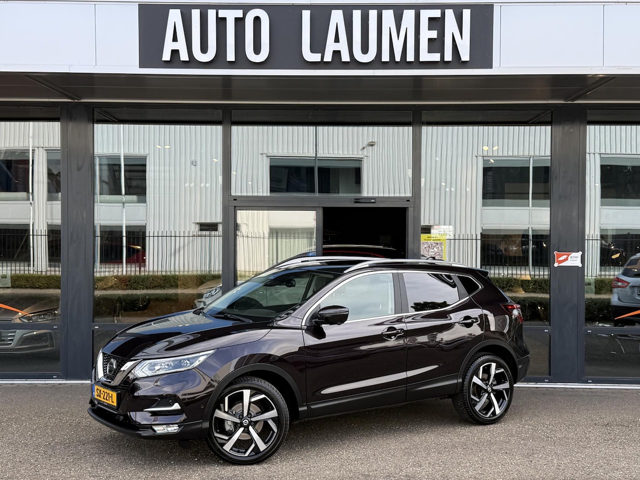 Nissan Qashqai - 1.2 Tekna Automaat Panodak Navi Camera Elek. Stoel Leder Stof 19 Inch Stoelverw. - AutoWereld.nl